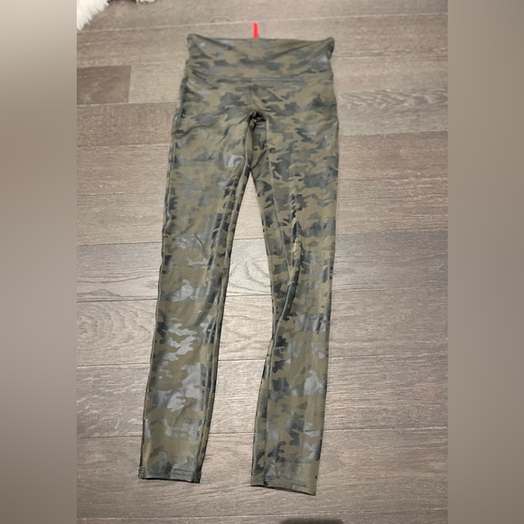 Spanx camo leggings - Picture 1 of 4